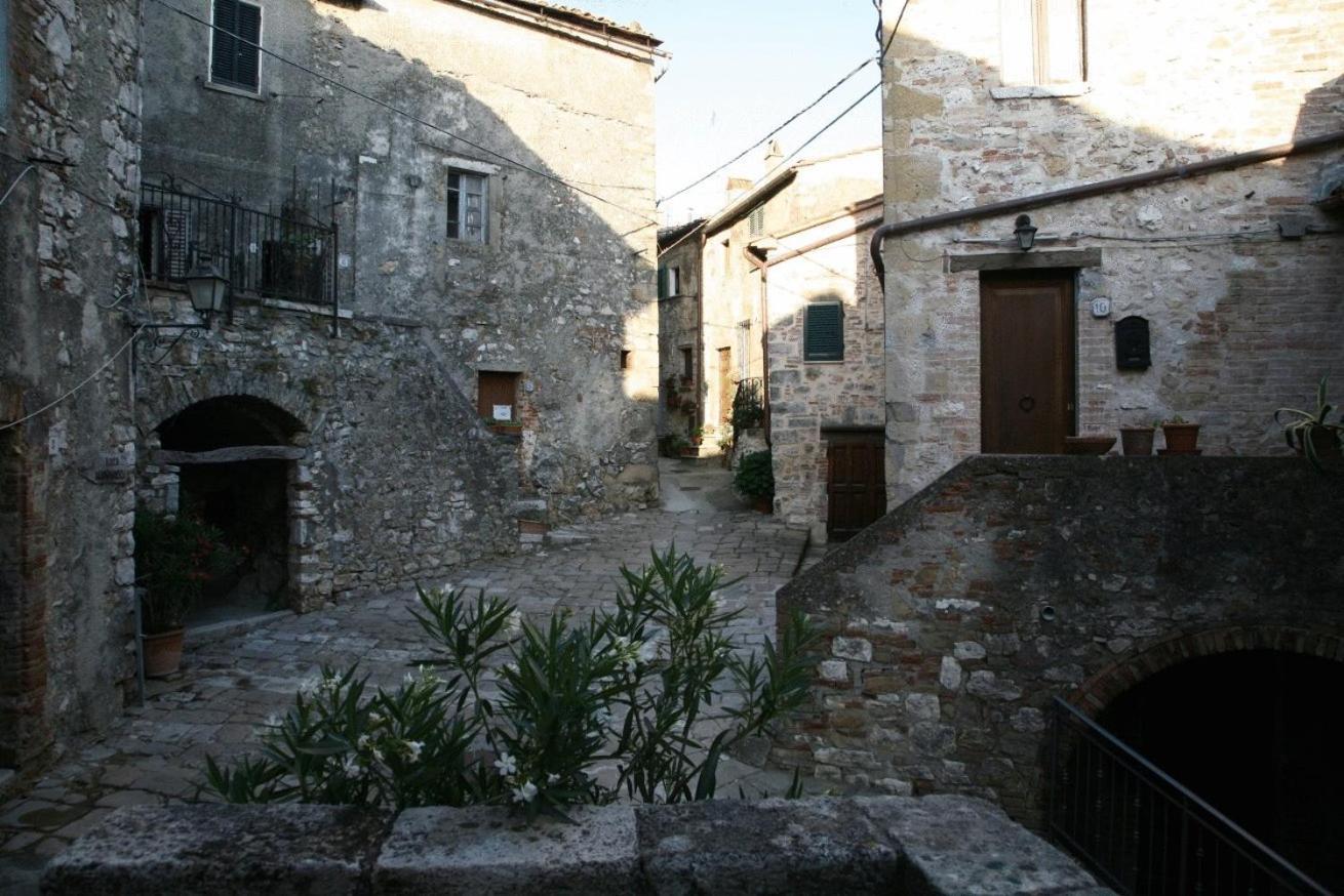 Locanda La Pieve Semproniano Exterior photo